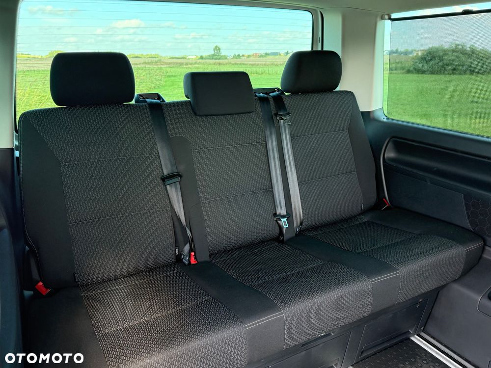 Volkswagen Multivan - 23