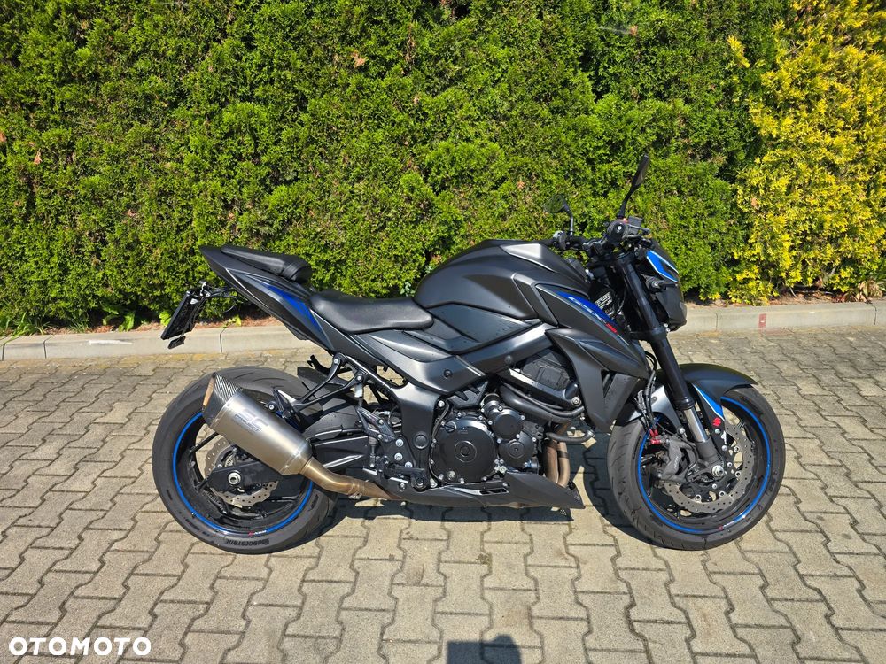 Suzuki GSX - 3