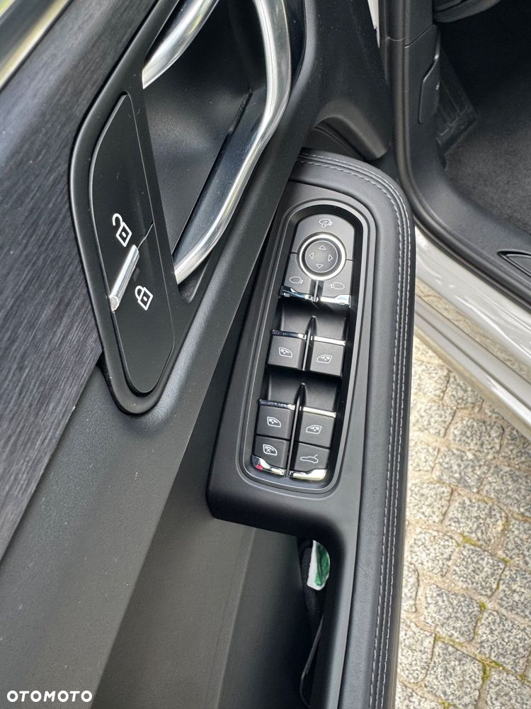 Porsche Macan - 15