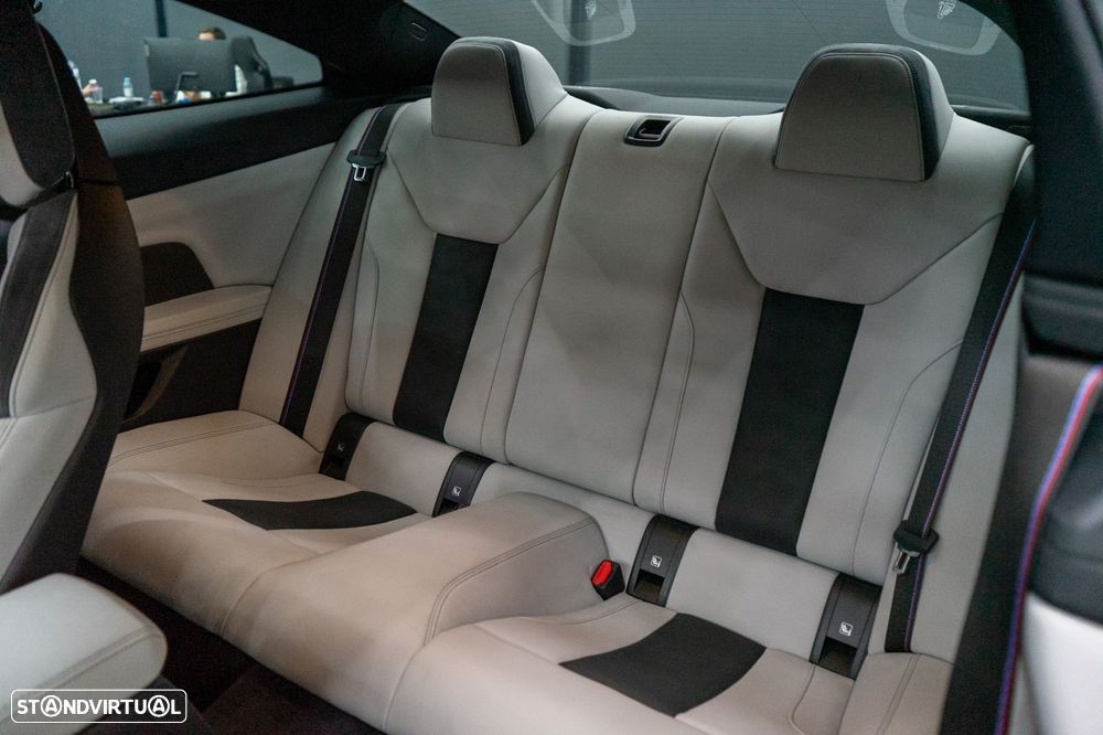 BMW M4 Competition xDrive - 28