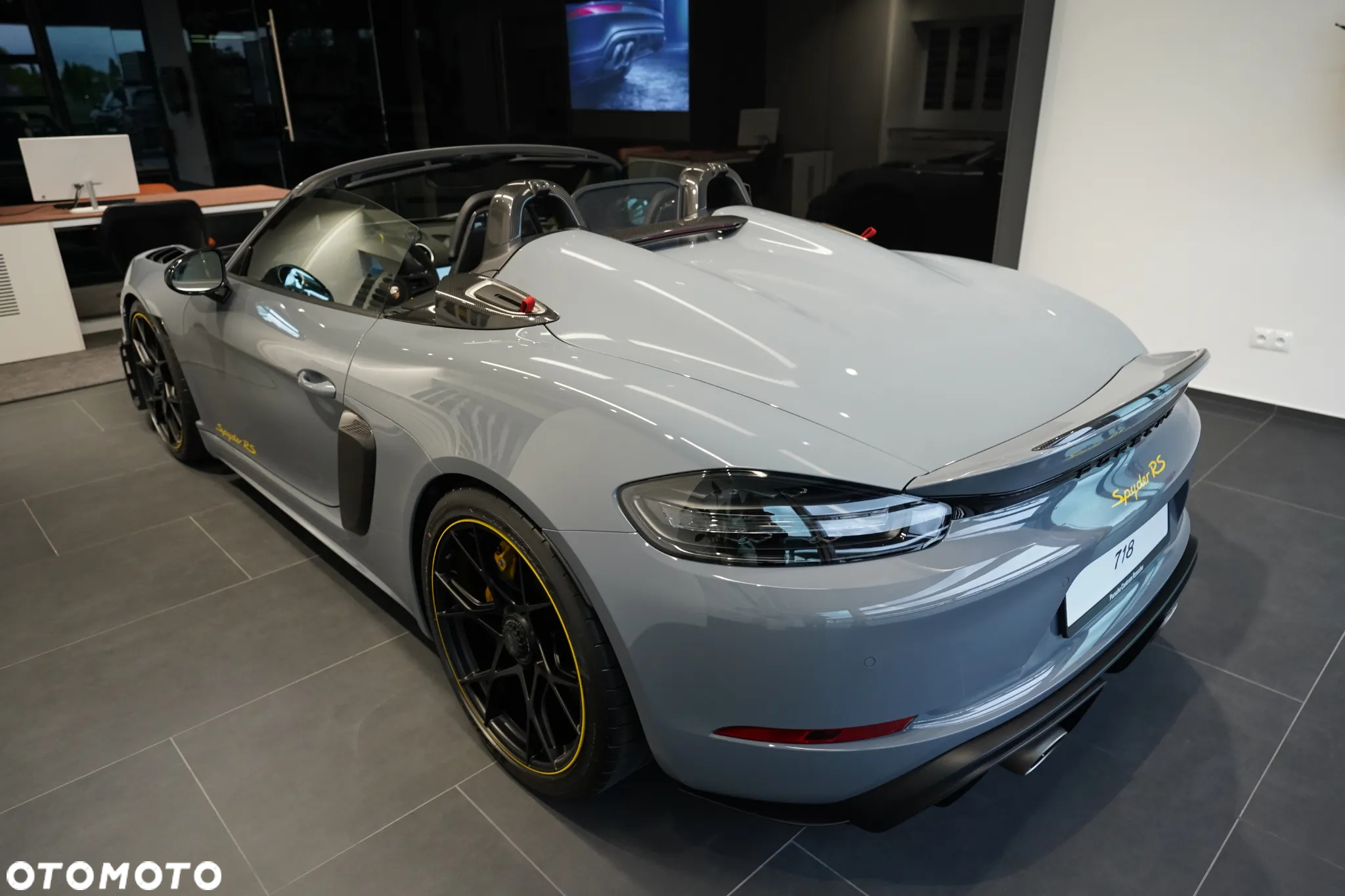 Porsche 718 Spyder - 7