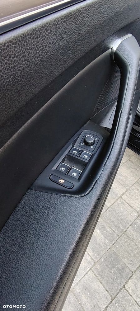 Volkswagen Passat - 21