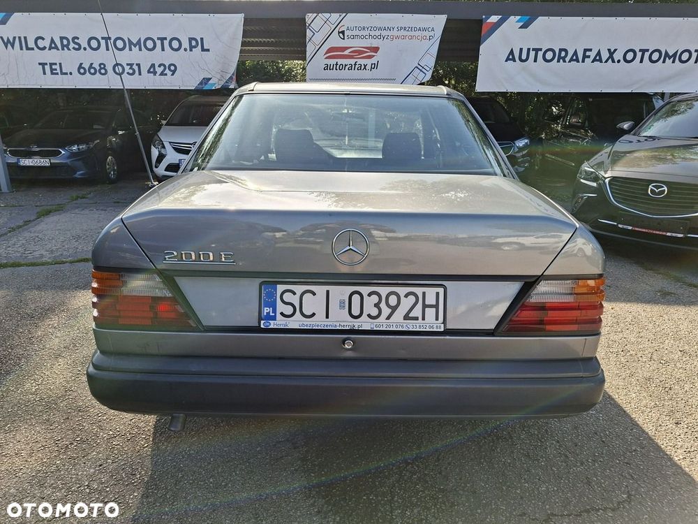 Mercedes-Benz Klasa E 200 - 10
