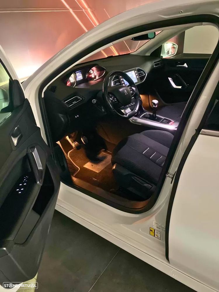 Peugeot 308 1.2 PureTech Style J17 - 21