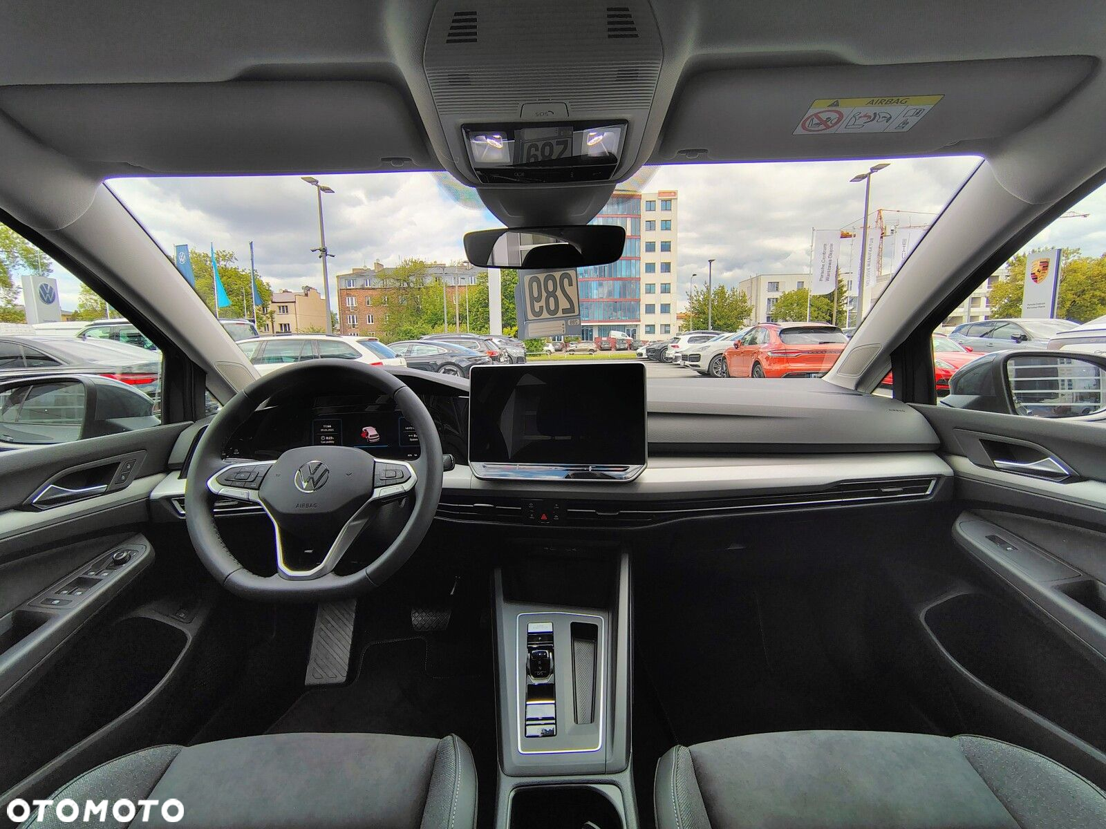 Volkswagen Golf - 25