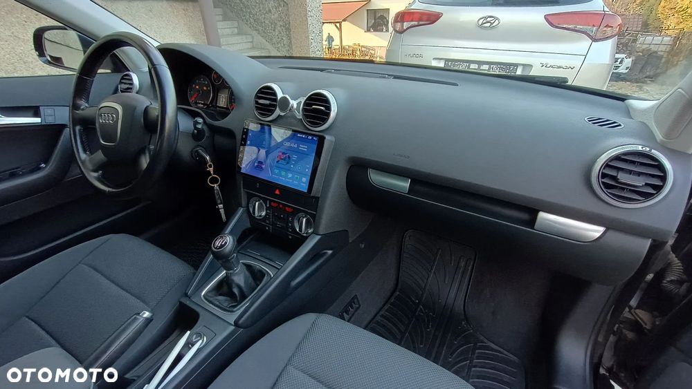 Audi A3 Sportback 1.6 Ambiente - 28