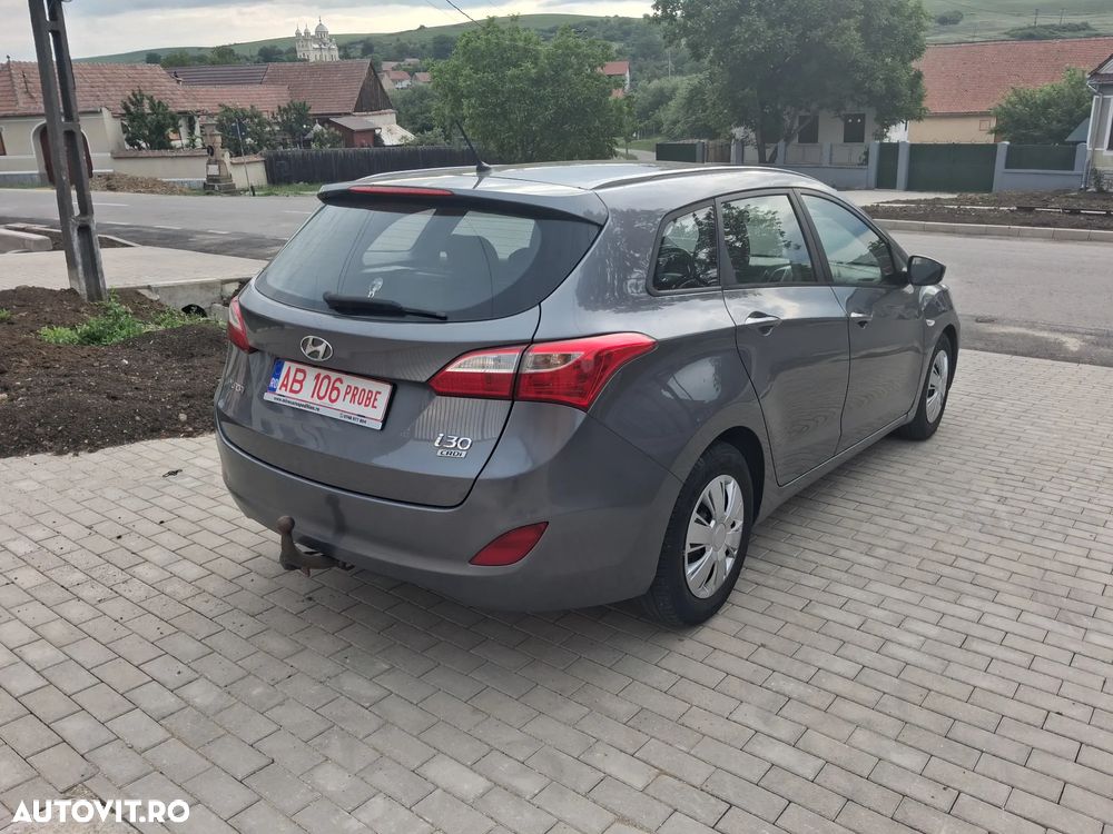 Hyundai i30 1.4 CRDi Comfort - 4