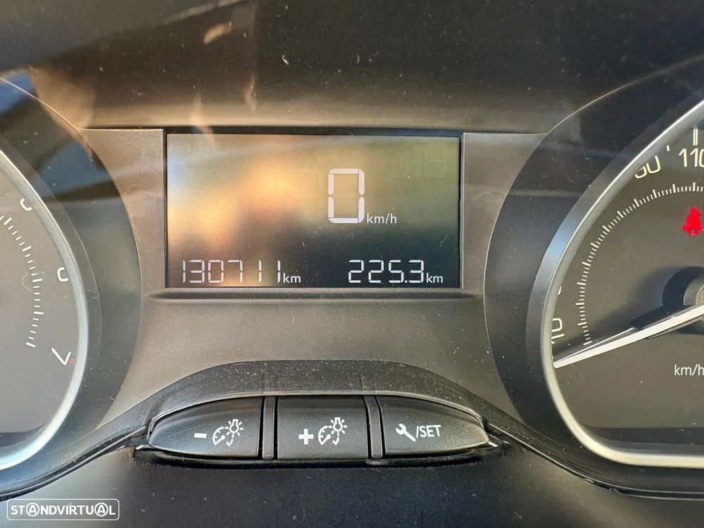 Peugeot 208 1.2 PureTech Style - 14