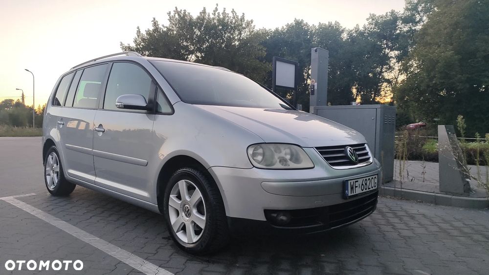 Volkswagen Touran - 1