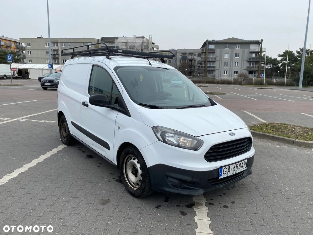 Ford Transit Courier - 30