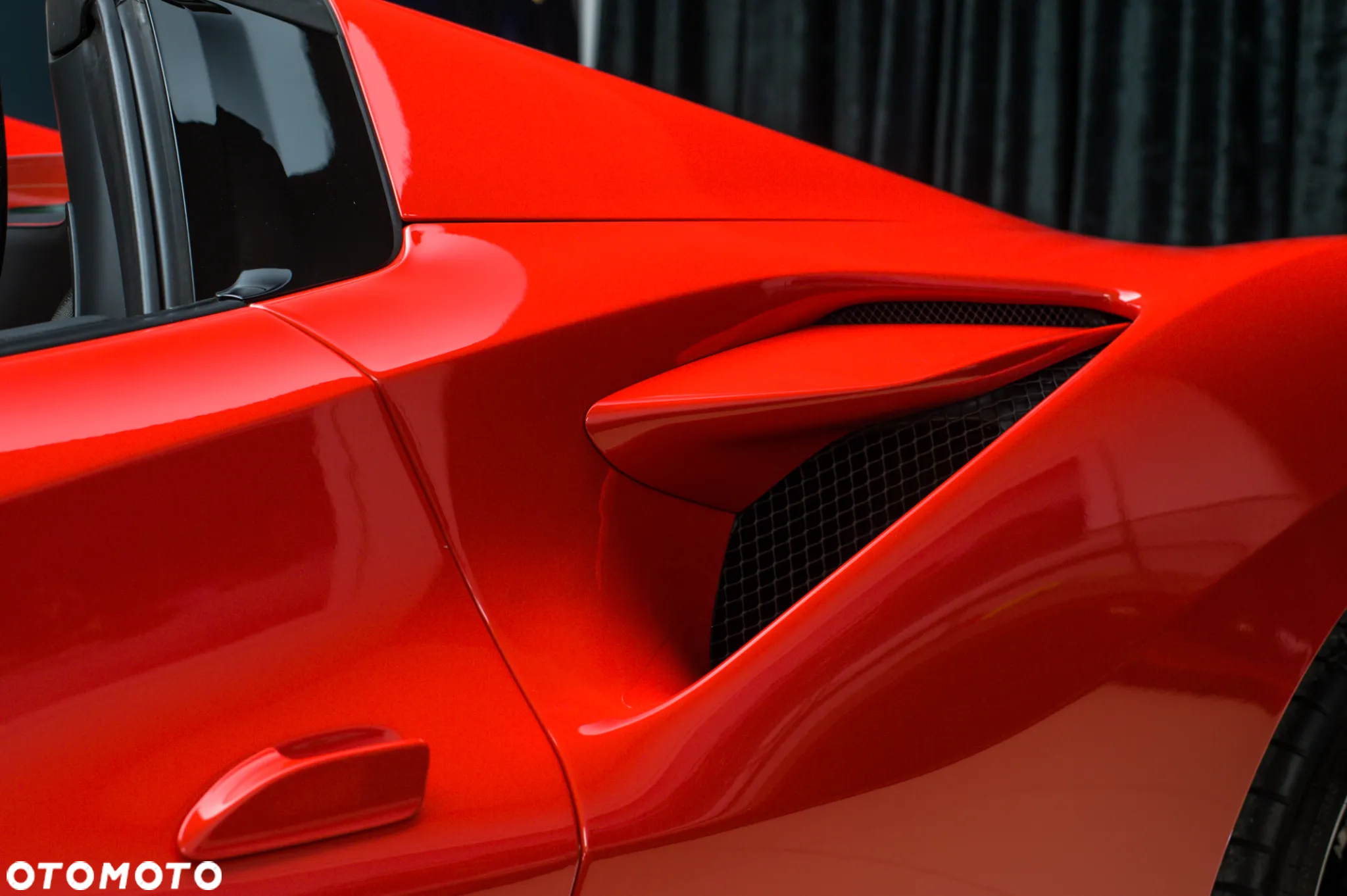 Ferrari F8 Spider - 8