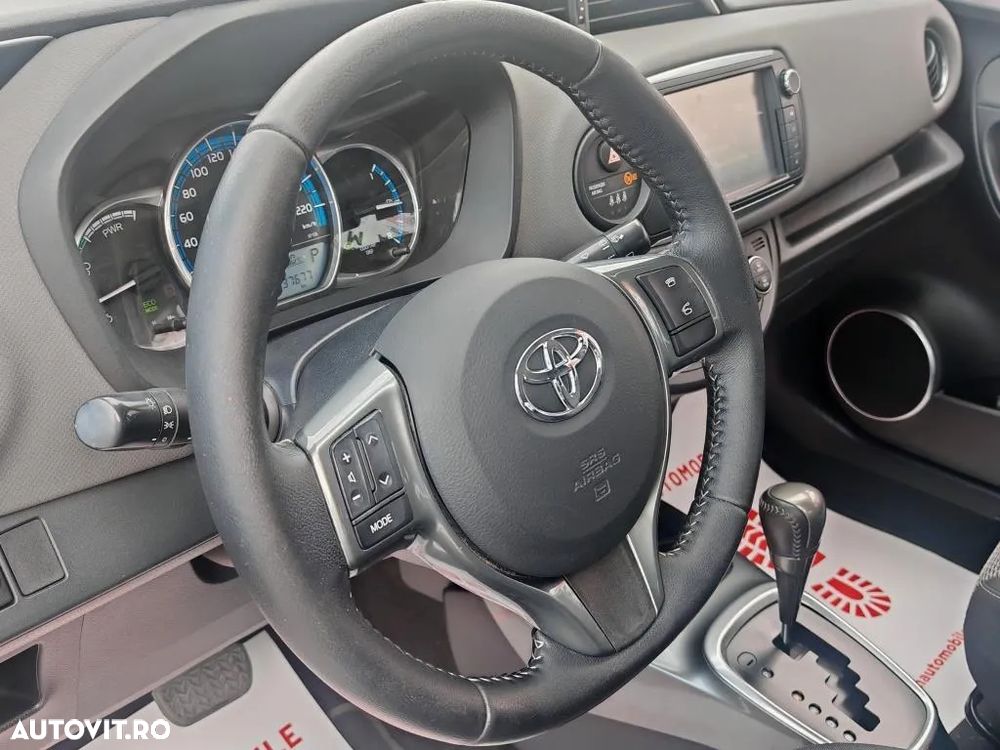 Toyota Yaris 1.5 VVT-i HSD Dynamic - 15