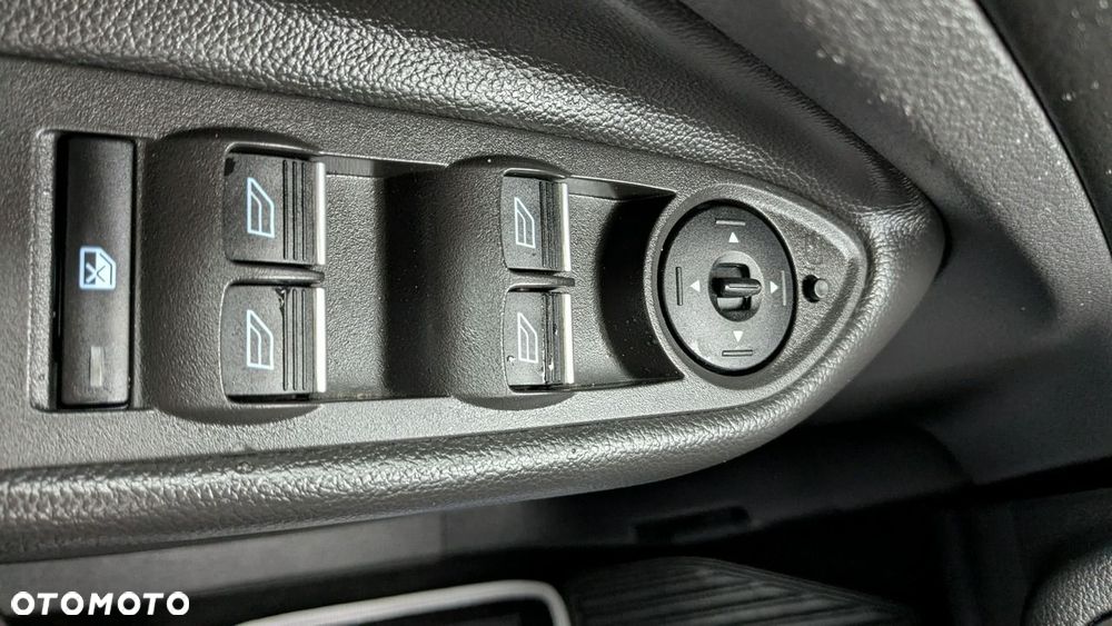 Ford Kuga 2.0 TDCi 2x4 Black & Silver - 31