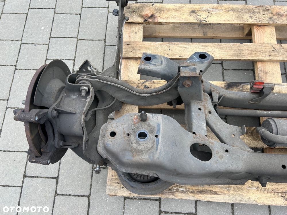 Volvo v40  II 2012- belka kompletna tył tylną tylnego zawieszenia sanki - 2