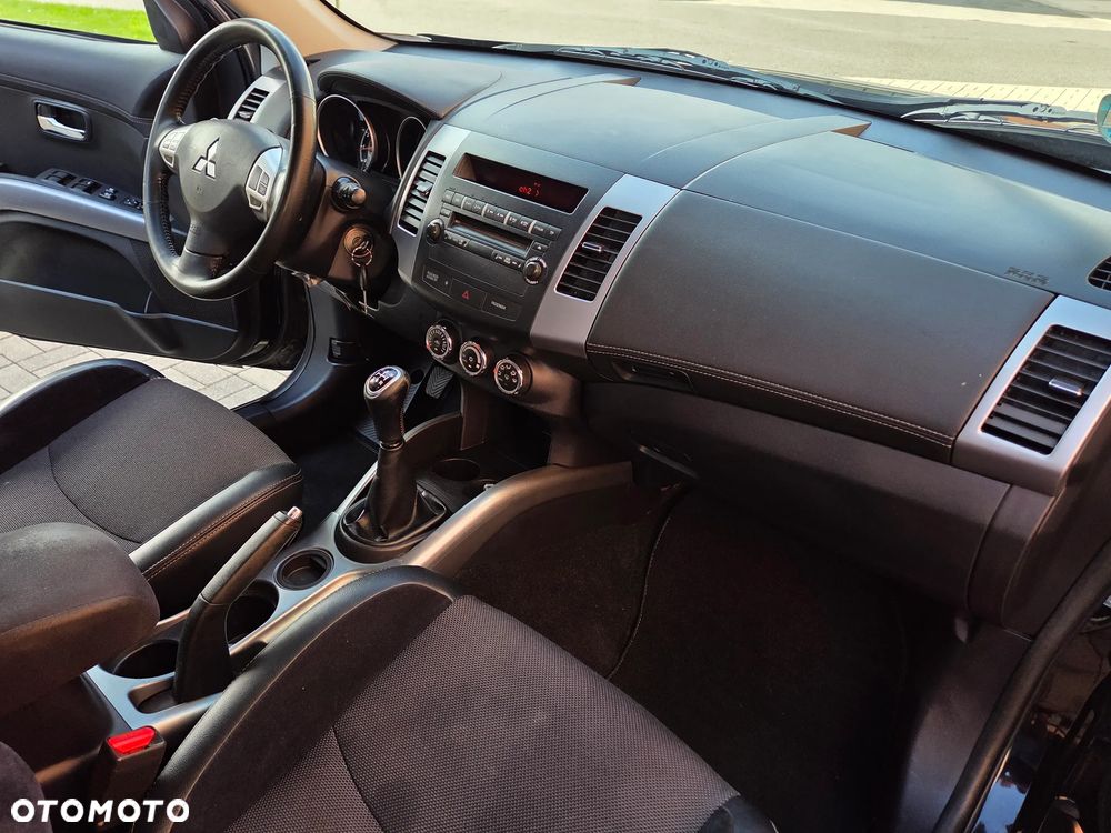 Mitsubishi Outlander 2.0 2WD Invite - 21