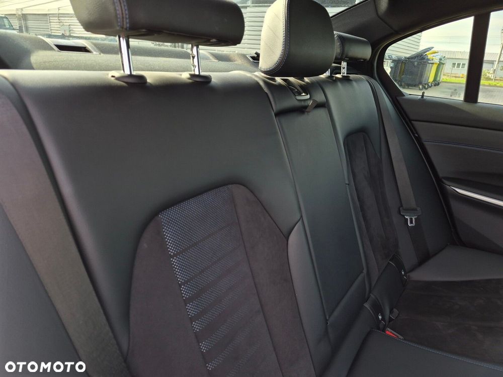 BMW Seria 3 320d xDrive mHEV M Sport sport - 32