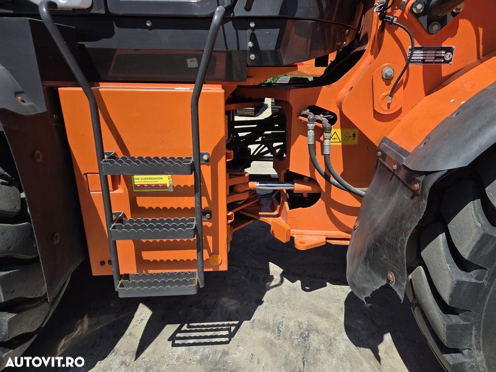 Hitachi ZW180-6, 2019, 6.049h, FULL OPTION, Gresare automataz, Cupa NOUA 3mc, anvelope L5 90% bune, Cantar, Joystick, inst hidr suplimentara, Masa operationala 17t, motor 129kW, basculeaza la 4m,Camera spate,Posibilitate leasing 3 ani-PROMOTIE -96900 EUR+Tva - 18