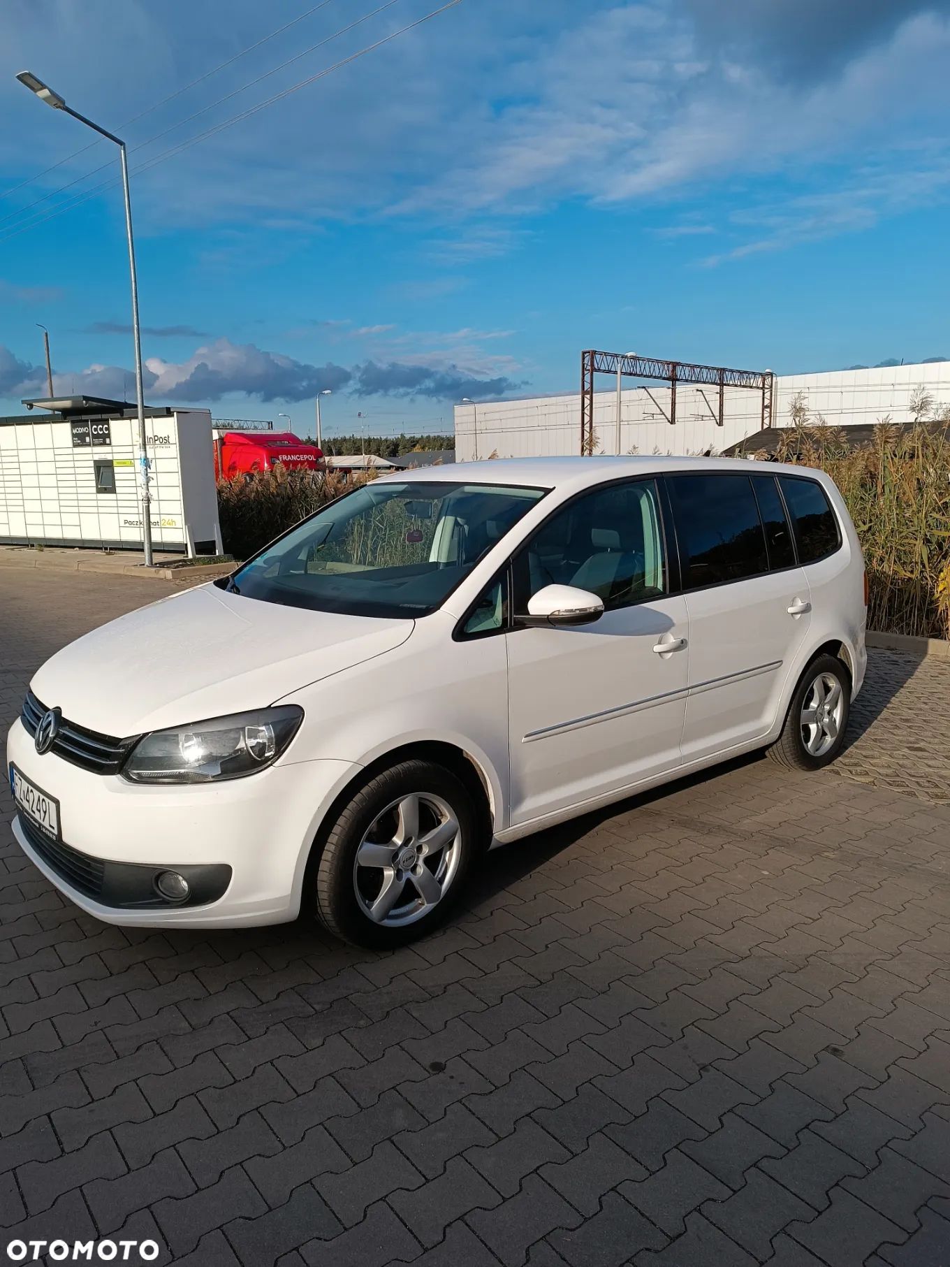 Volkswagen Touran - 1