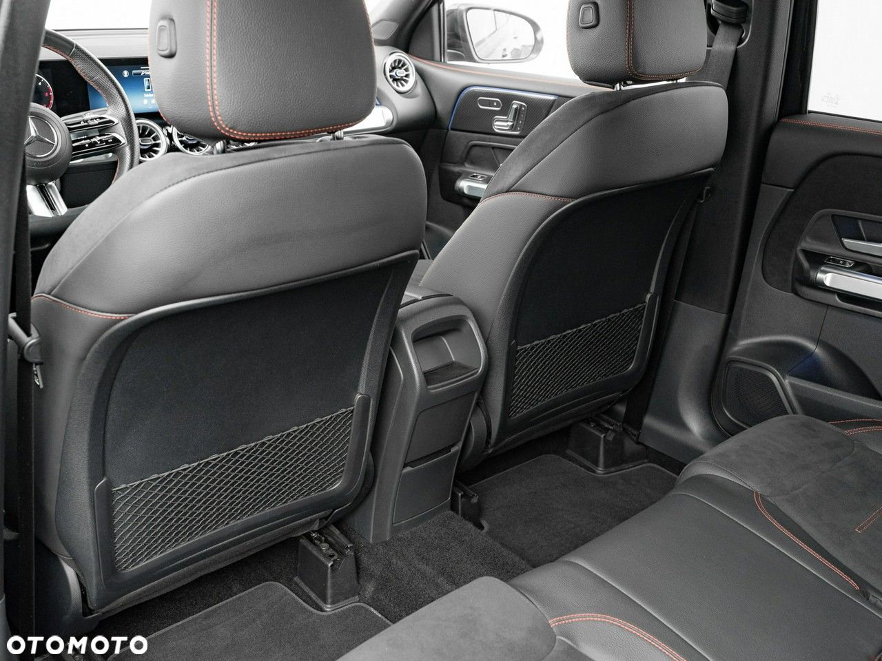 Mercedes-Benz GLB 200 d 4-Matic AMG Line 8G-DCT - 26