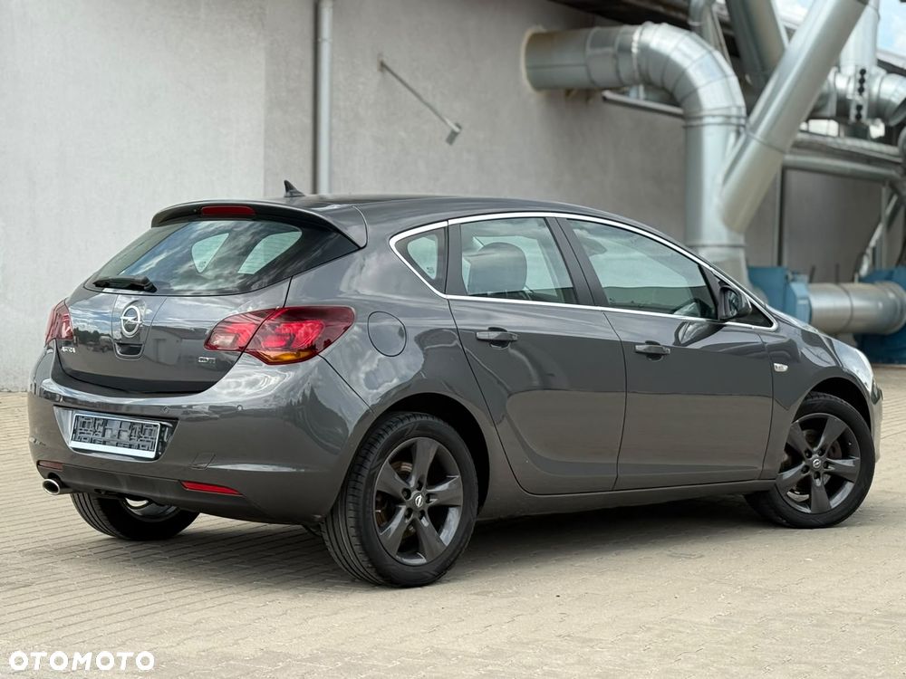 Opel Astra 2.0 CDTI DPF Automatik Cosmo - 11