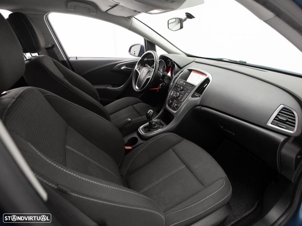 Opel Astra Sports Tourer - 8