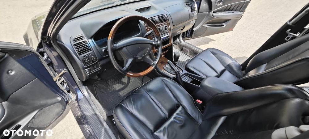 Mitsubishi Galant 2.5 V6 - 16