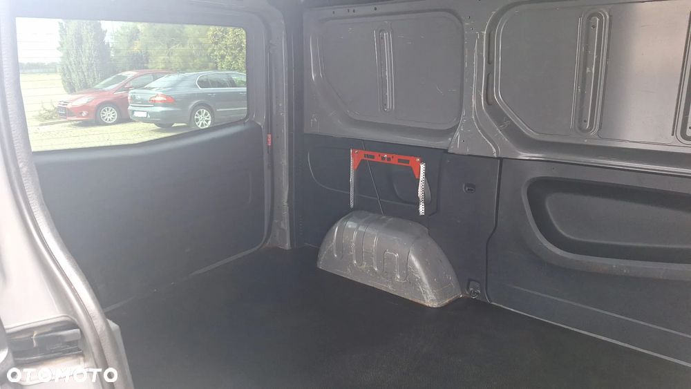 Renault TRAFIC - 12