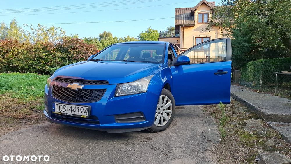 Chevrolet Cruze 1.6 Base - 17