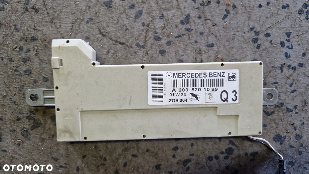 MERCEDES W203 WZMACNIACZ ANTENY A2038201089 - 1