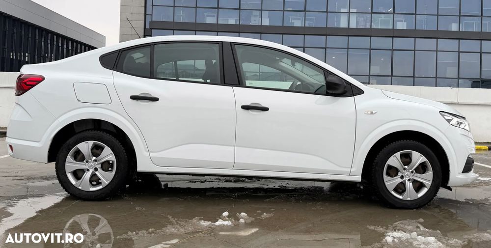 Dacia Logan TCe 90 Essential - 8