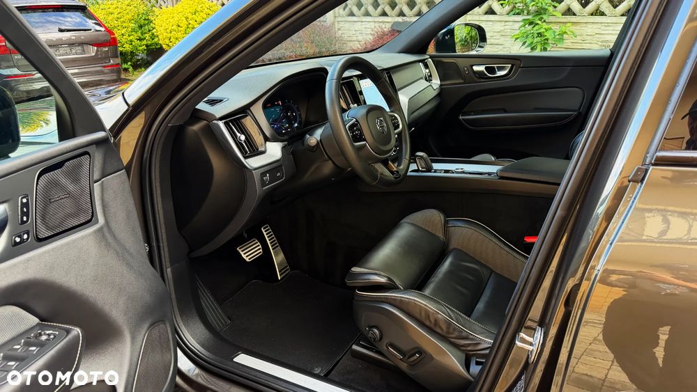 Volvo XC 60 B4 D Ultimate Dark - 19