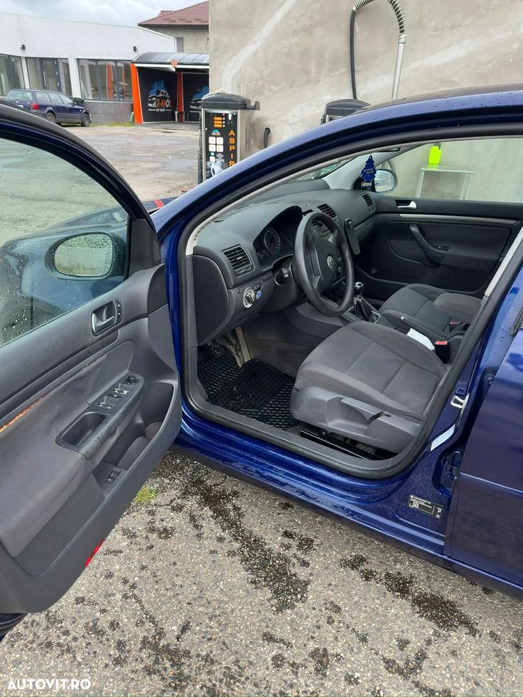 Volkswagen Golf - 10