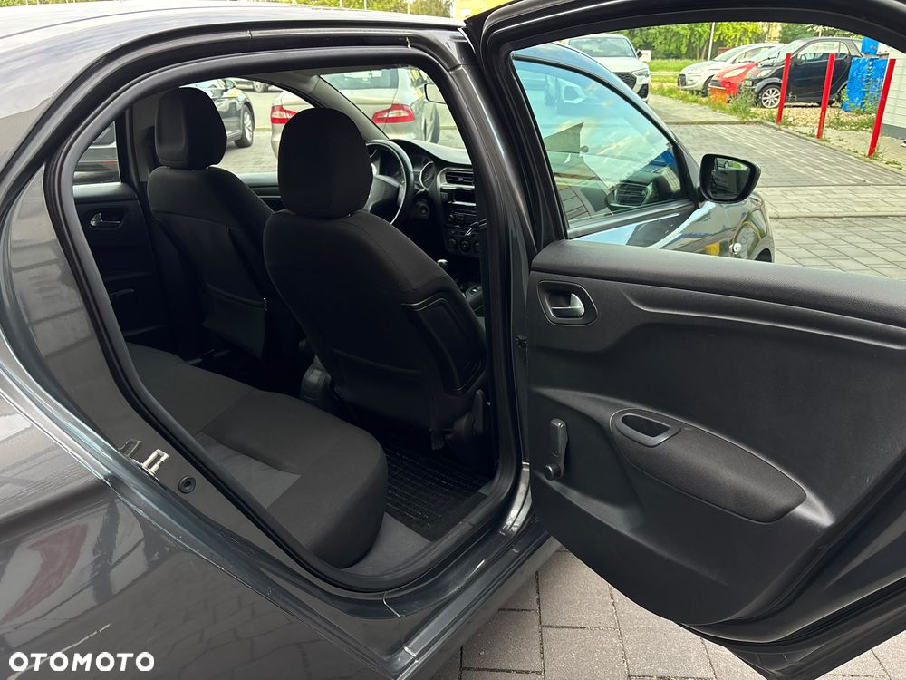 Citroën C-Elysée 1.6 HDi Seduction - 12