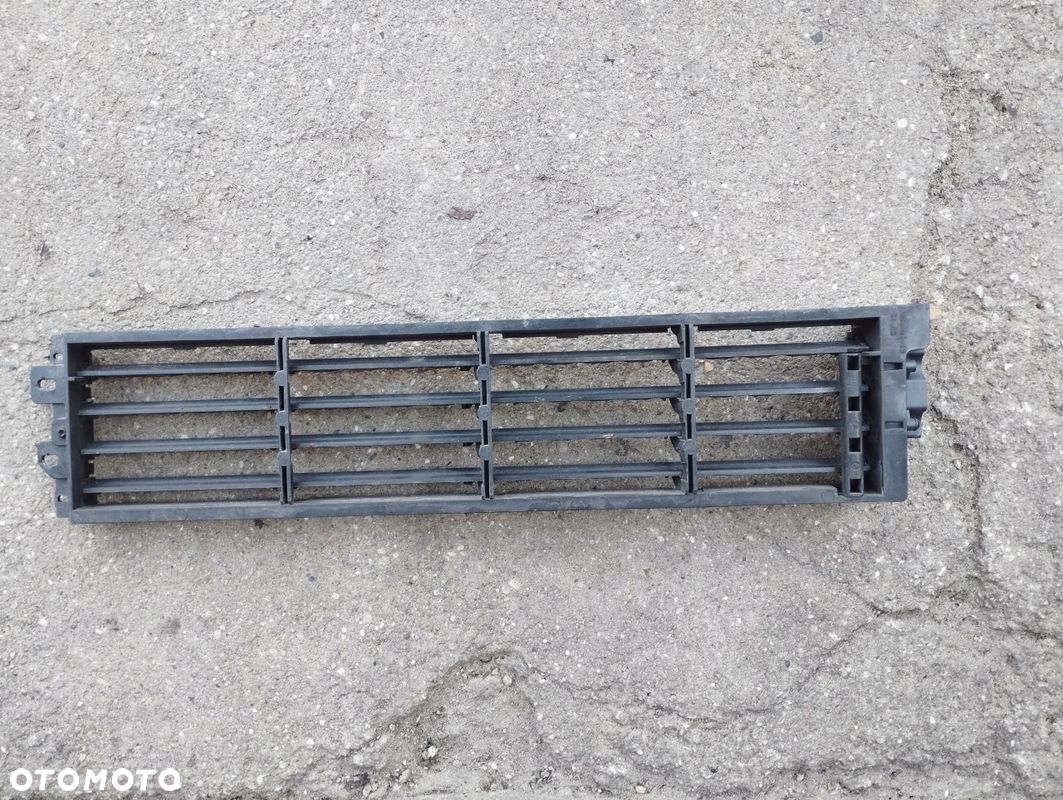 Wlot Roleta Żaluzja kierownica powietrza Renault Megane IV 214F65316R - 2