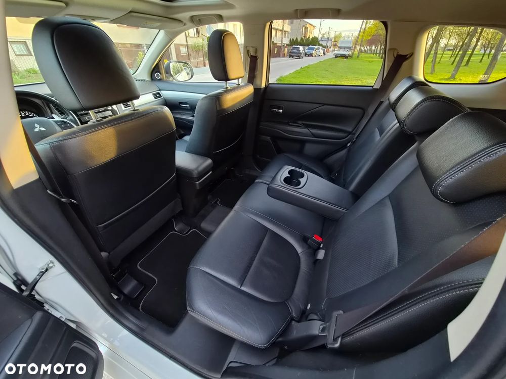 Mitsubishi Outlander - 27