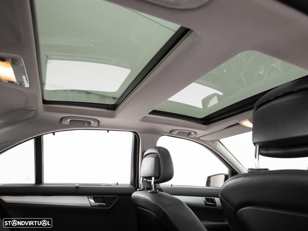 Mercedes-Benz C 320 - 11