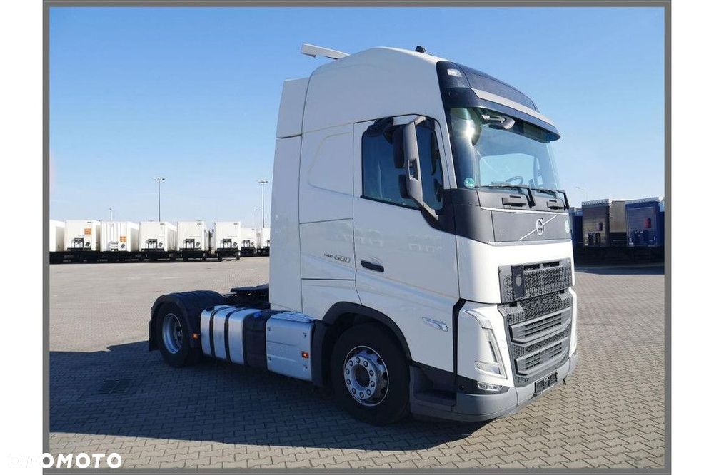 Volvo Vehicle Tractor 4x2 Standard - 23