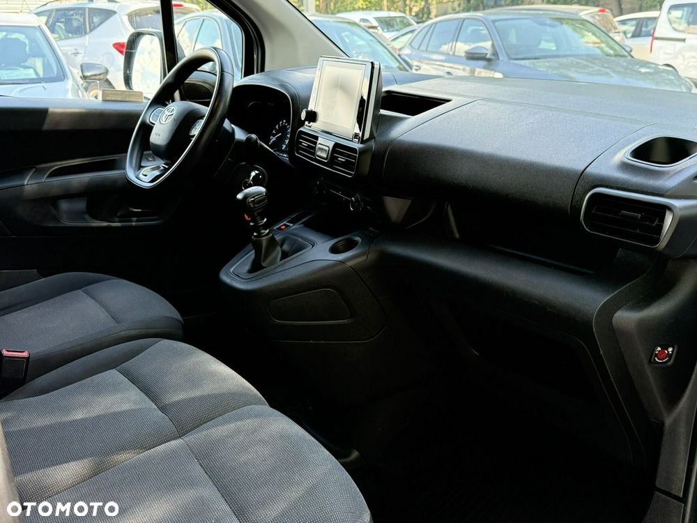 Toyota Proace City - 16