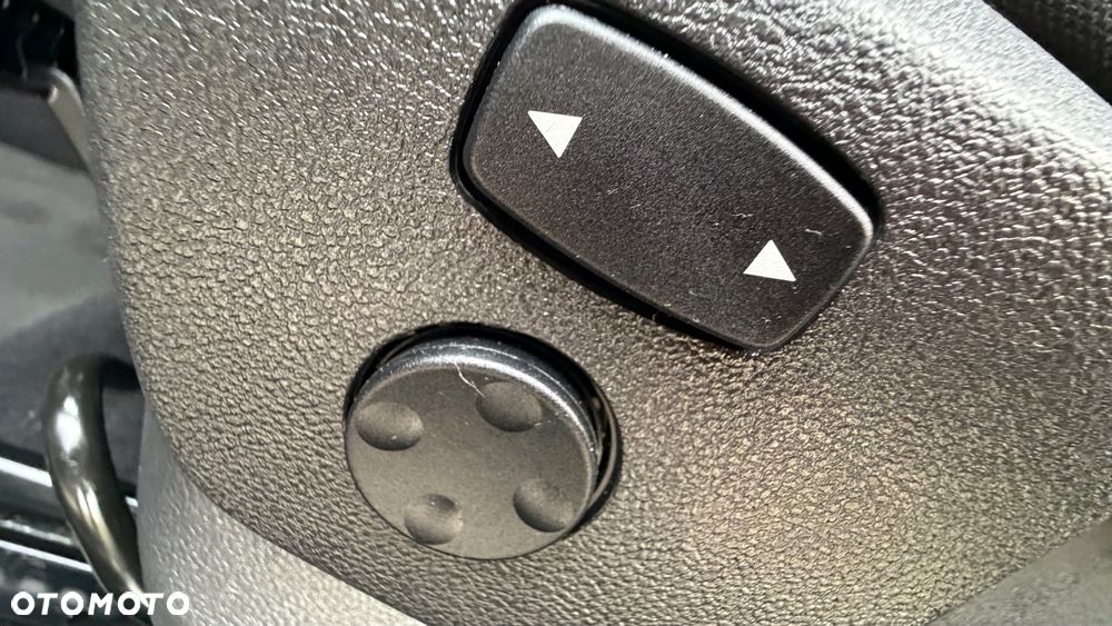 BMW Seria 2 218d Sport-Aut - 32