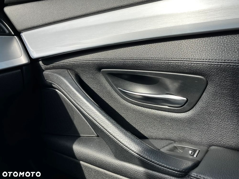 BMW Seria 5 520d Efficient Dynamics - 19
