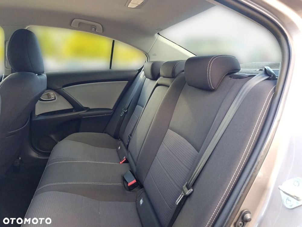 Toyota Avensis 1.8 Premium MS - 17