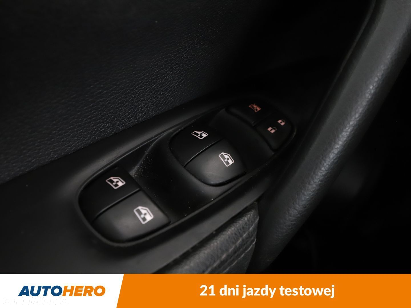 Nissan Qashqai 1.3 DIG-T N-Connecta - 28
