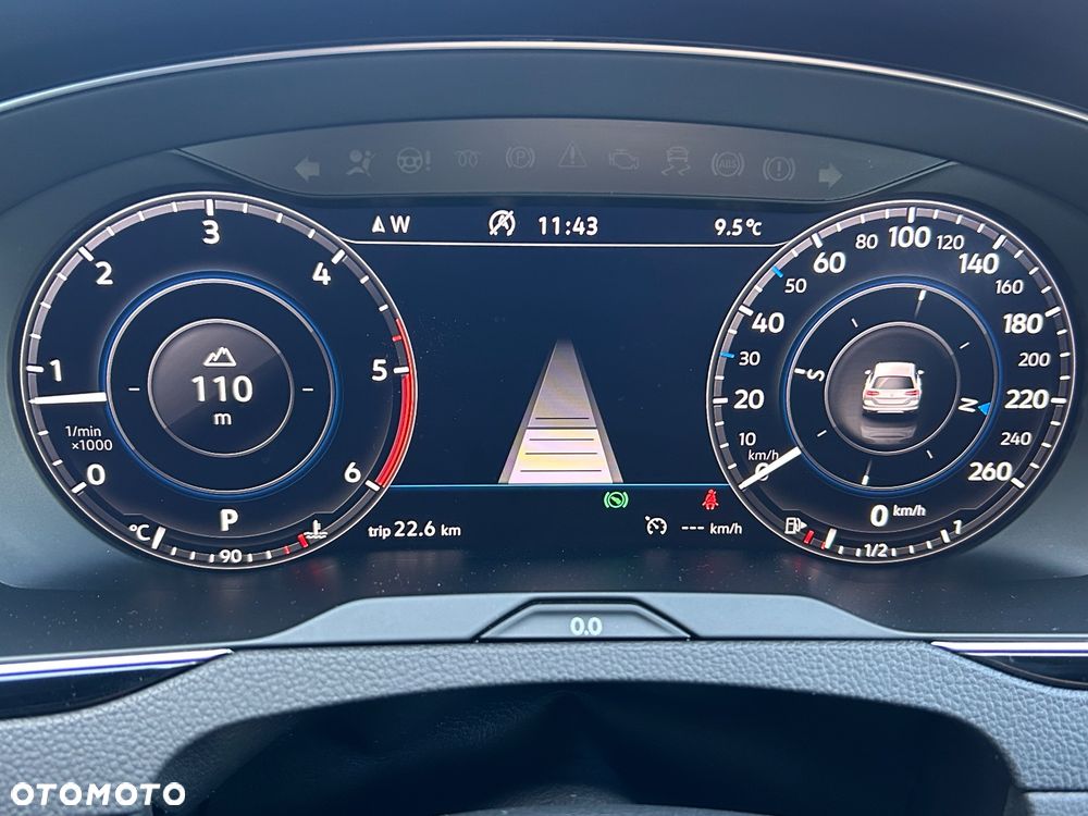 Volkswagen Passat 1.6 TDI SCR DSG Business - 37