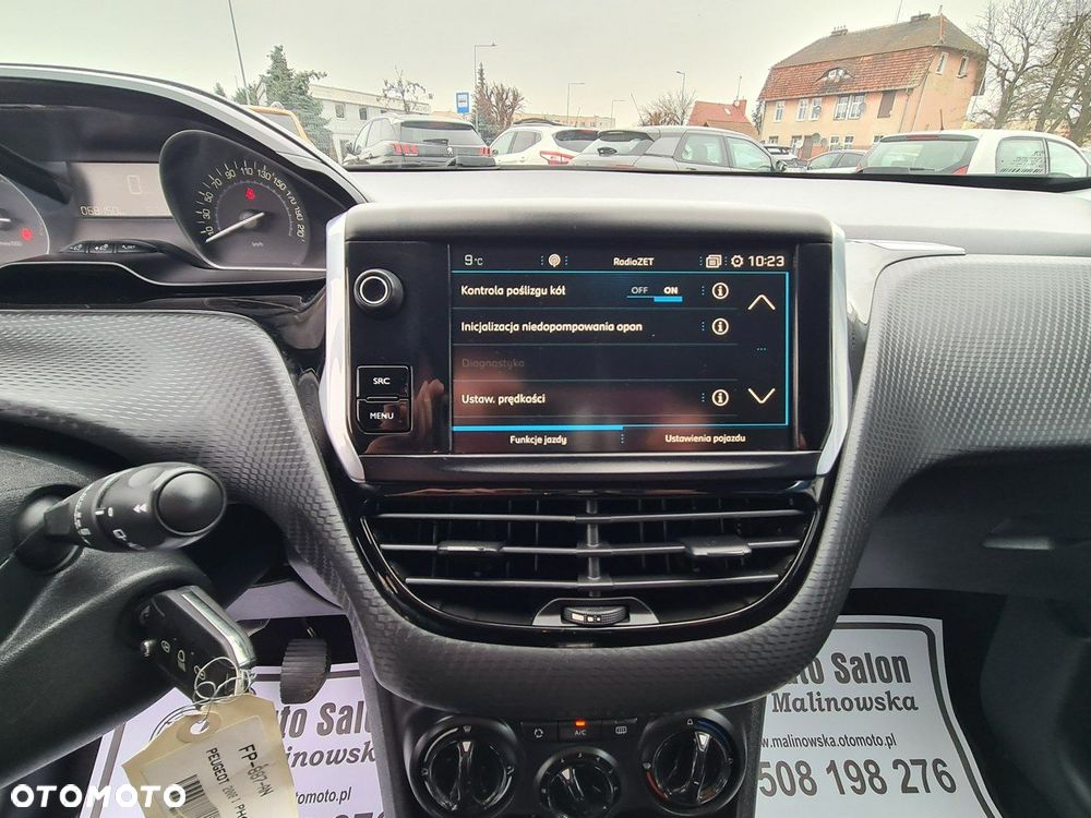 Peugeot 2008 1.2 Pure Tech GPF Signature S&S - 15