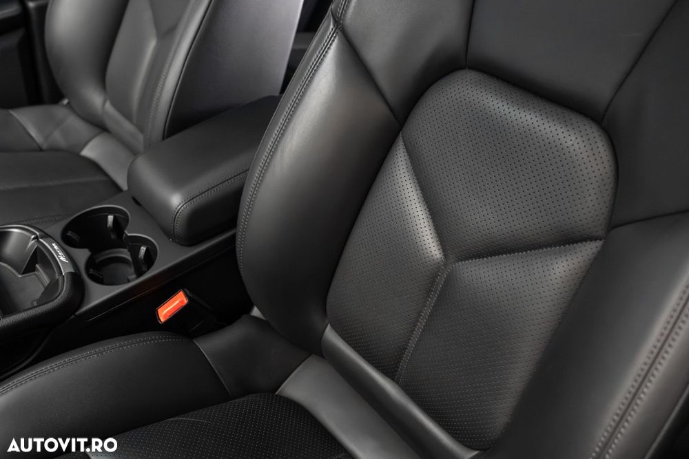 Porsche Macan - 26