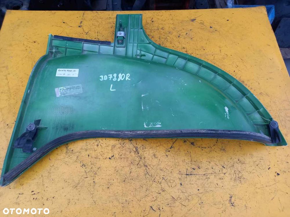 Panel boczny maski lewy przedni John Deere 7280R - 5