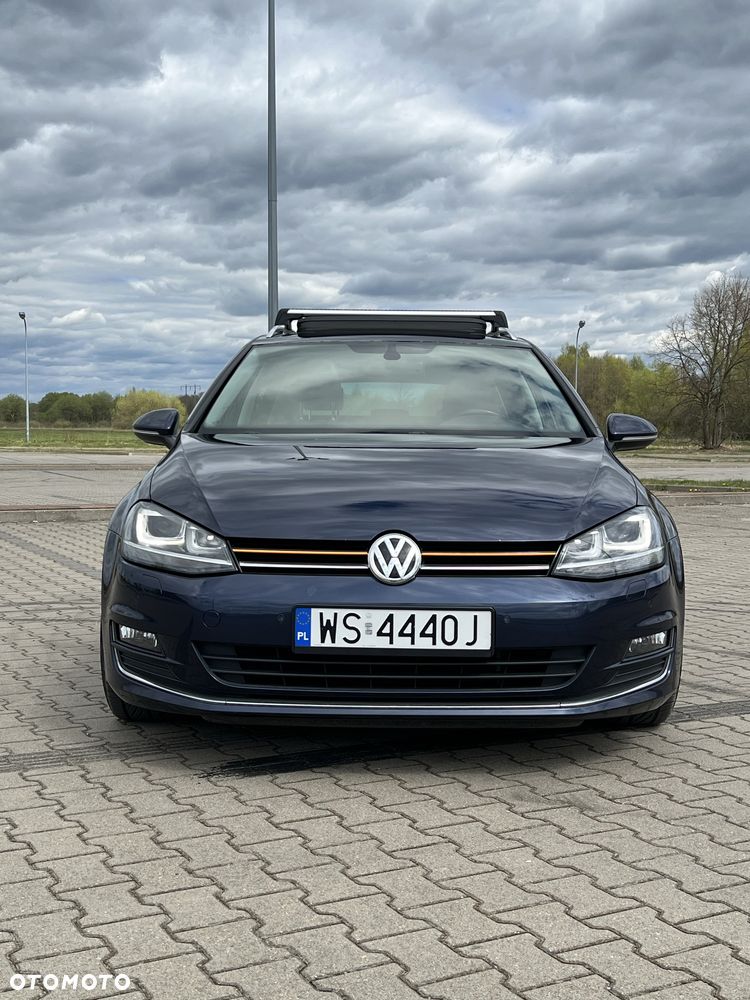 Volkswagen Golf - 1