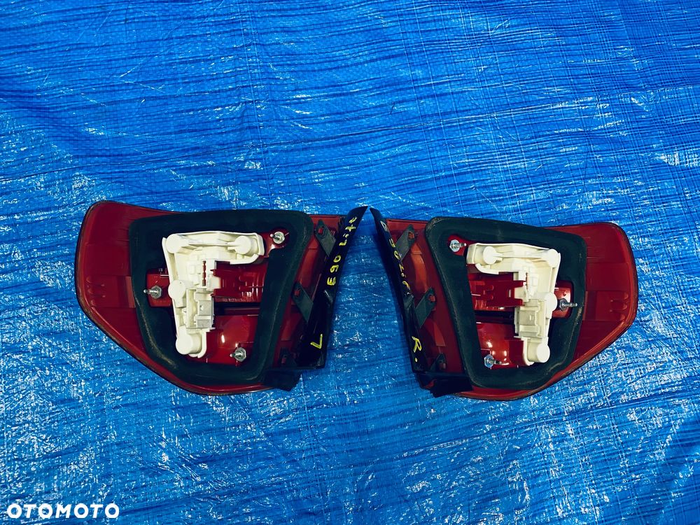 LAMPY LAMPA W BŁOTNIK LEWA PRAWA TYLNA LEWY PRAWY TYŁ BMW E90 SEDAN 07R ; 6937457 ; 6937458 EUROPA ORYGINAŁ - 10