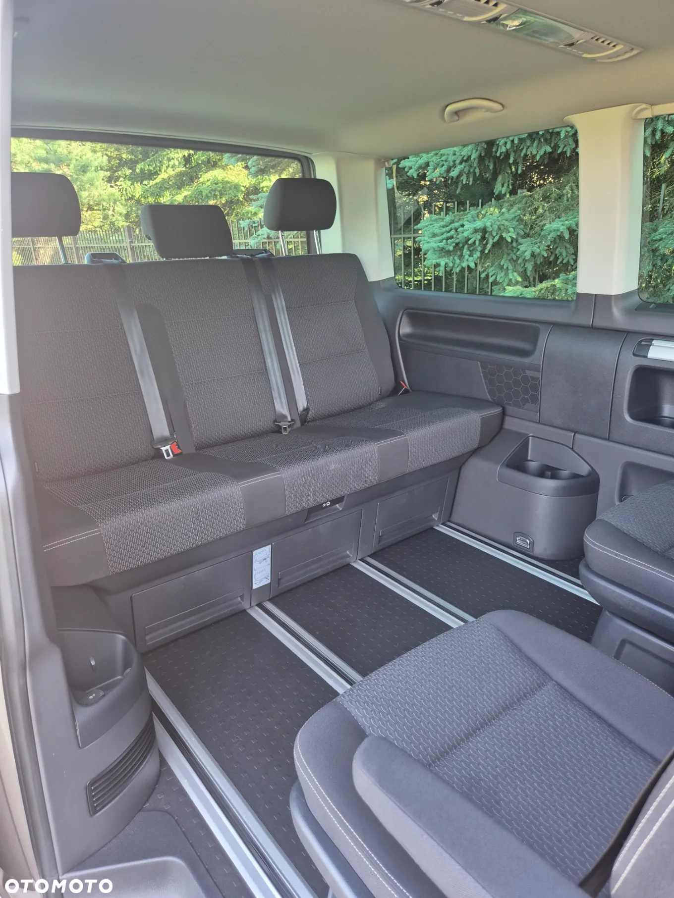 Volkswagen Multivan 2.0 TDI L1 Comfortline DSG - 12
