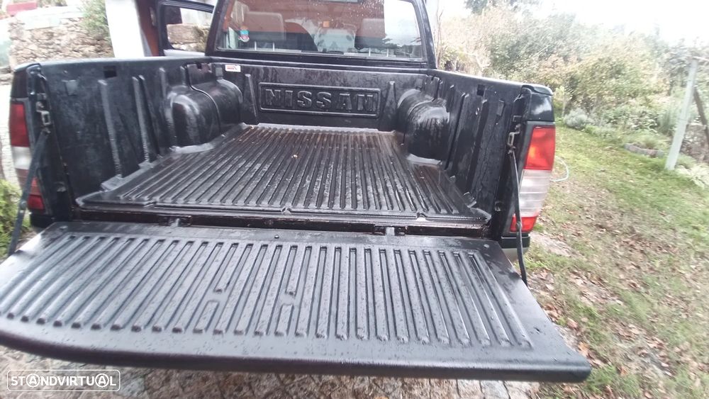 Nissan Pick Up - 11